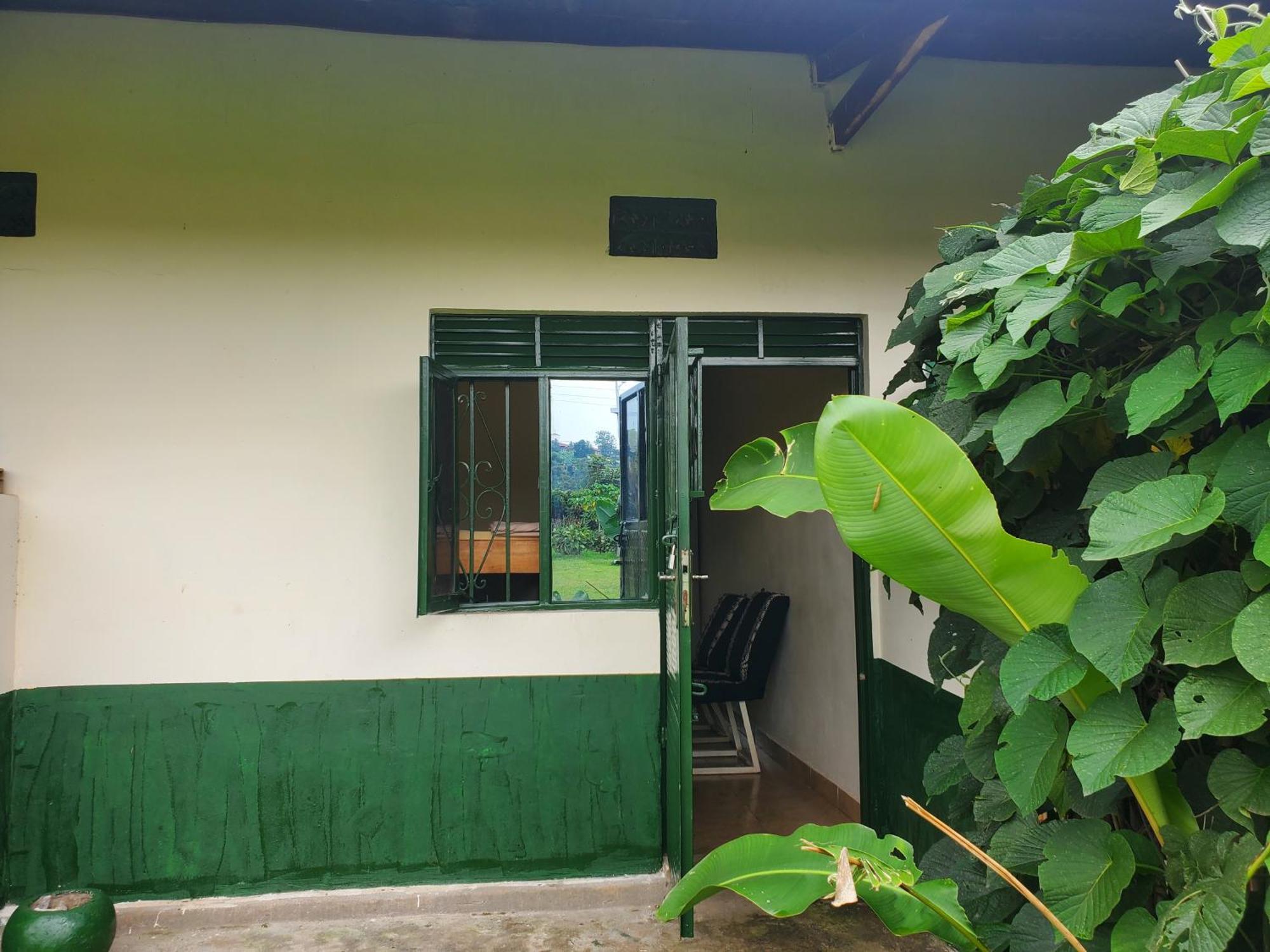 Gaia Eco Hub Bnb Bed & Breakfast Fort Portal Exterior photo